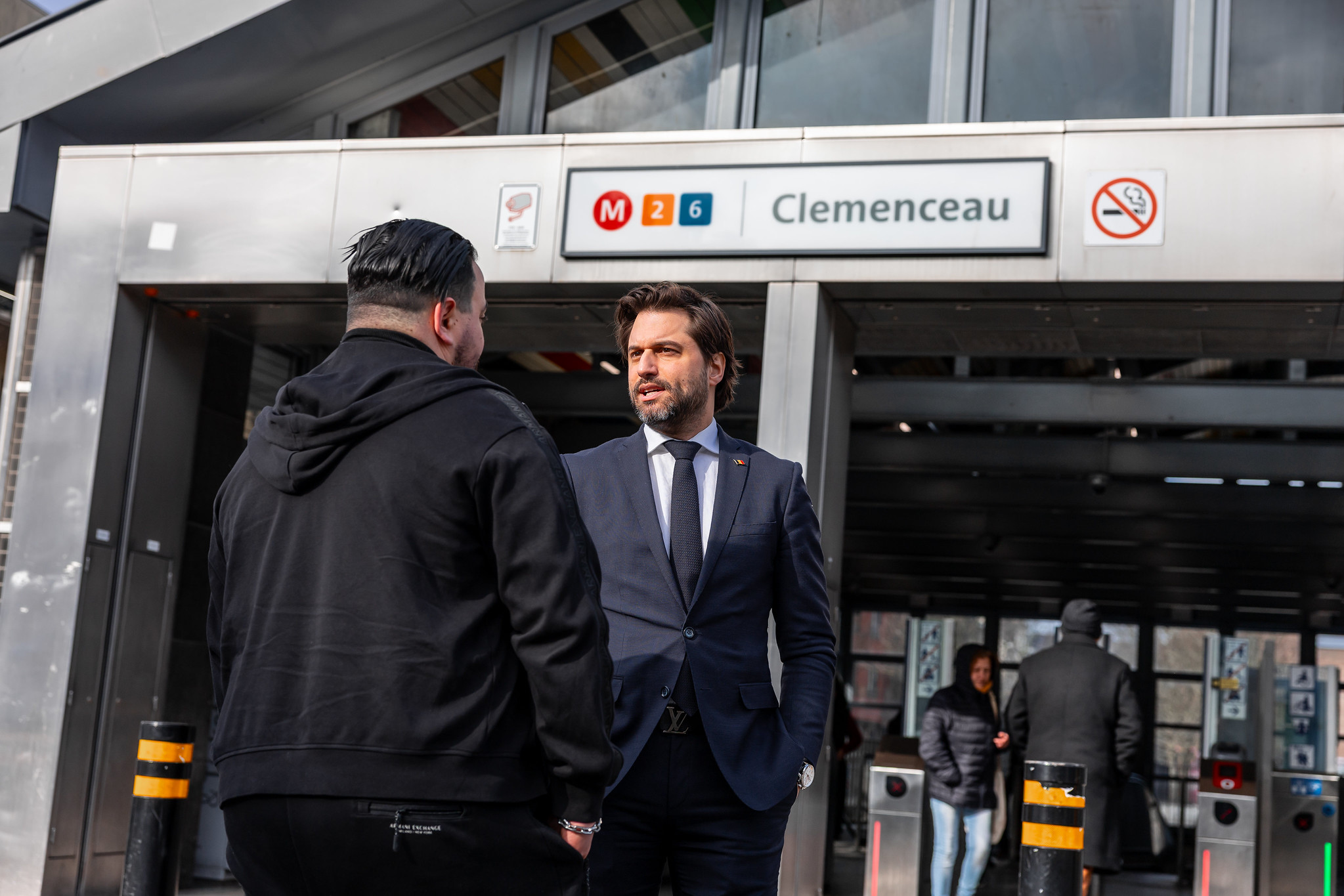 “On compte sur vous pour nettoyer le quartier !” – Les Anderlechtois interpellent Georges-Louis Bouchez