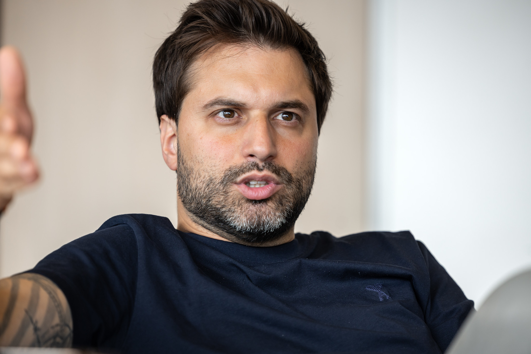 Scandale à Dour : Georges-Louis Bouchez exige la fin des subsides à une ASBL qui incite à la consommation de drogue !